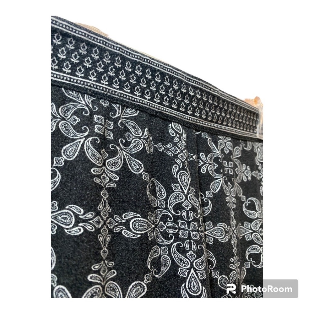 MAX STUDIO Black Paisley Print Skirt Size Medium SO SOFT & COMFY - Picture 3 of 9